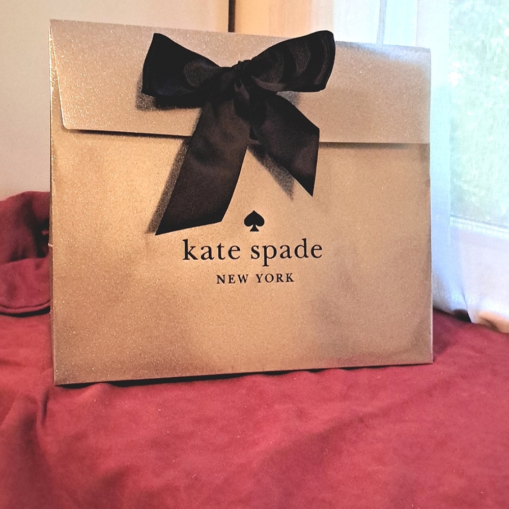 Kate Spade Gift Box   13"W x 12"H x 6 1/2 D NEW